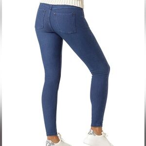HUE Jeggings Dark Wash with Pockets